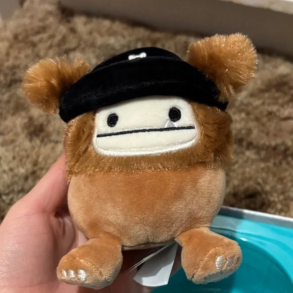 Squishmallows Take 4 Card Game with Brown Benny Plush - Picture 2 of 6